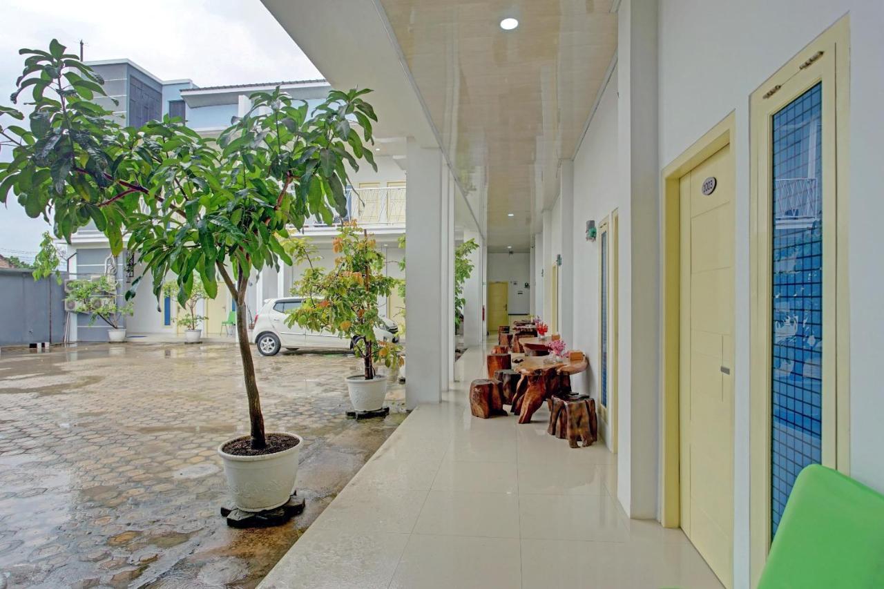 Oyo 90404 Pringombo Homestay 2 Syariah 반다르 람풍 외부 사진
